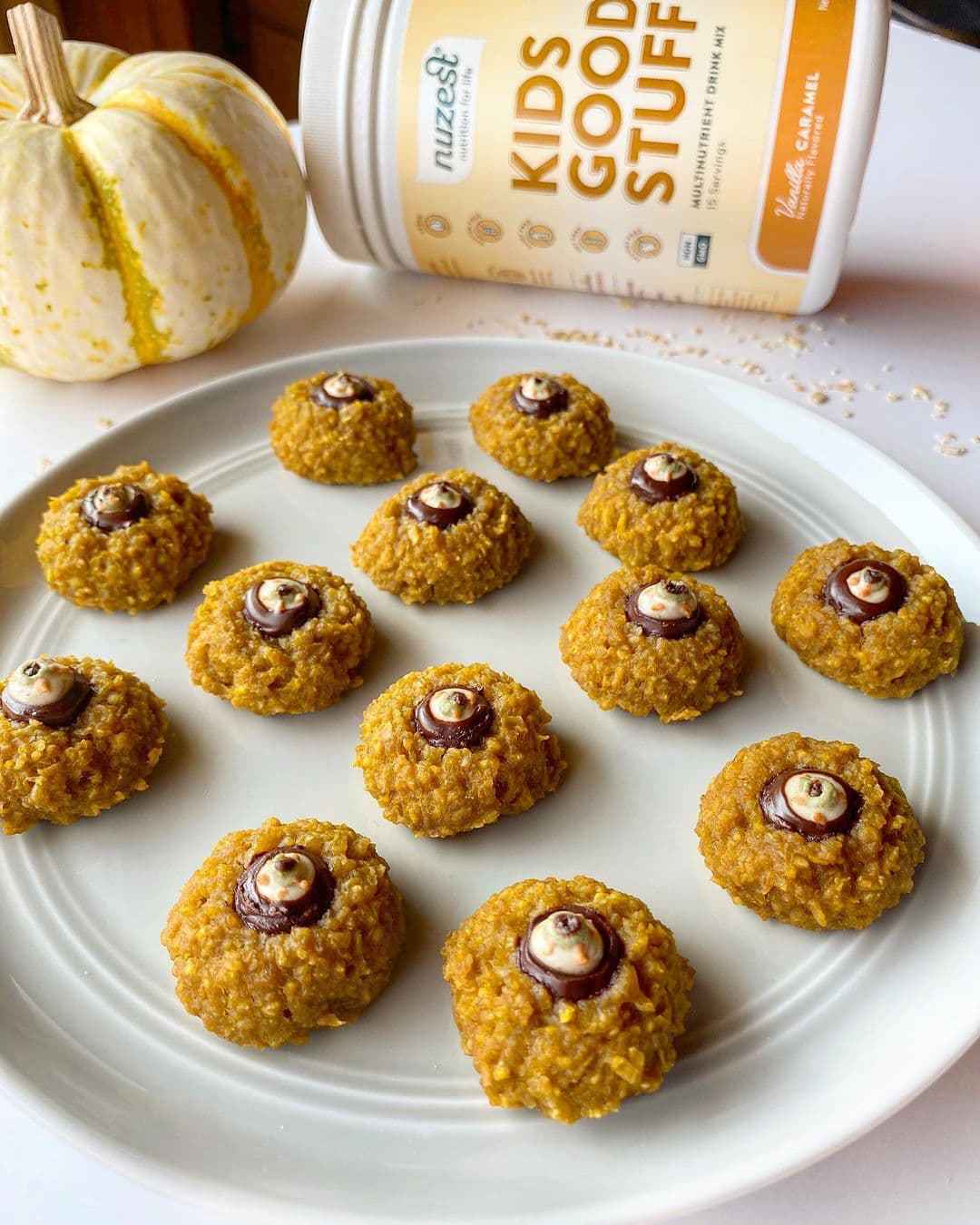 Halloween Pumpkin Eyeball Breakfast Cookies