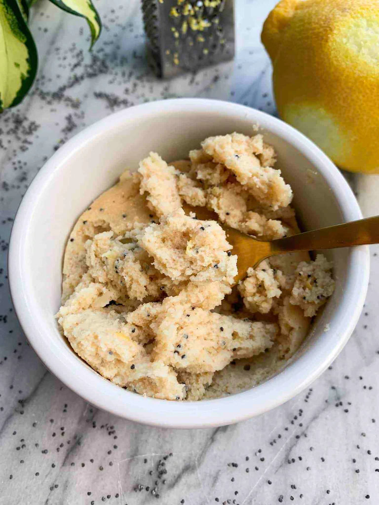 LEMON POPPYSEED MUG CAKE