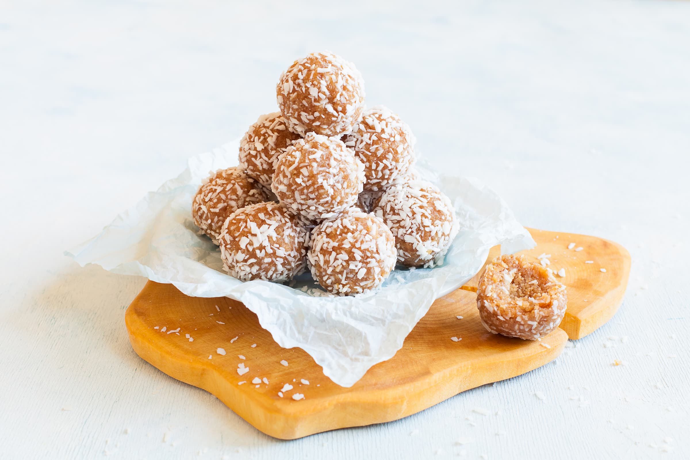 PEANUT BUTTER ENERGY BALLS